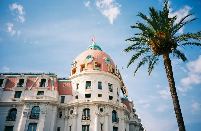 photo de l'hotel Negresco représentant les opportunités à d'achat en viager à Nice