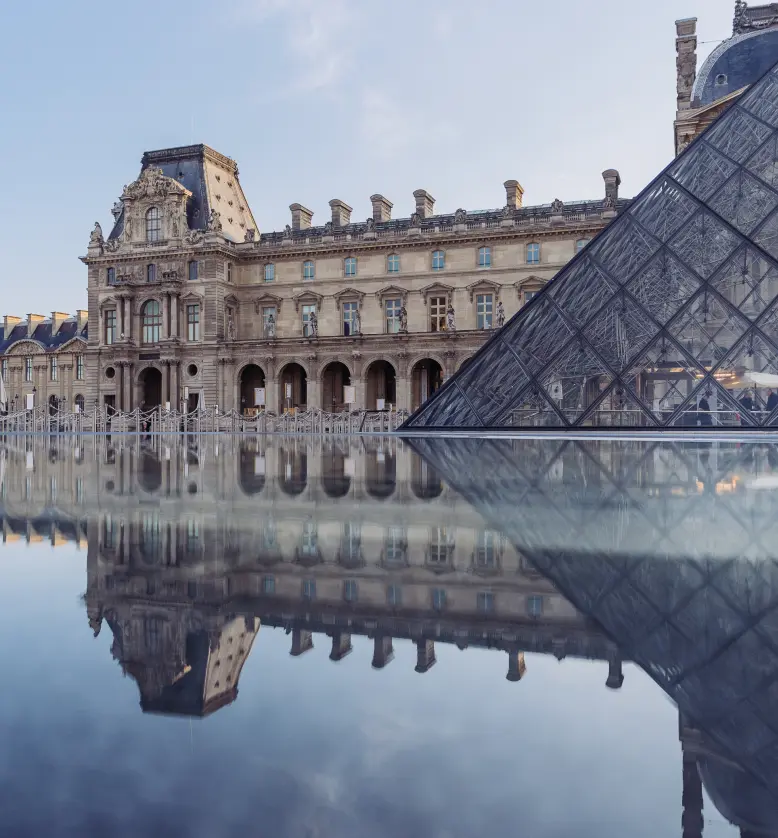 Cour du Louvre à Paris