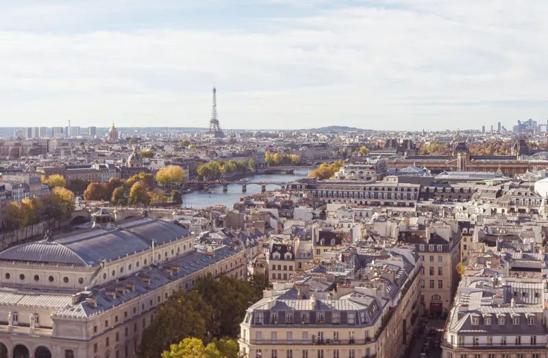 Panorama des quais à Paris représentant les opportunités de vendre en viager à Paris